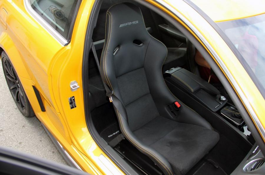  Mercedes-Benz C63 AMG Coupe Black Series 2012 года  (фото 18 из 66)
